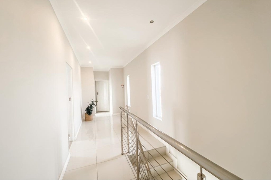 To Let 4 Bedroom Property for Rent in Parklands North Western Cape